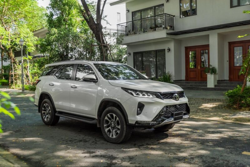 Ngoại thất xe Toyota Fortuner máy dầu