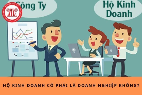 Người chủ doanh nghiệp đang xem xét giấy tờ kinh doanh