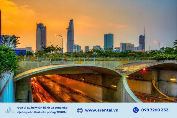 Người điều khiển phương tiện cần tuân thủ quy tắc giao thông trong hầm