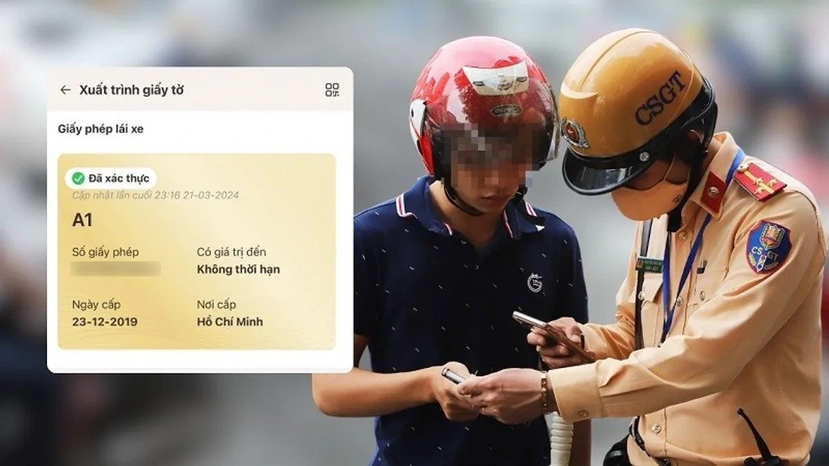 Người lái xe đang kiểm tra kỹ thuật xe khách trước khi vận hành