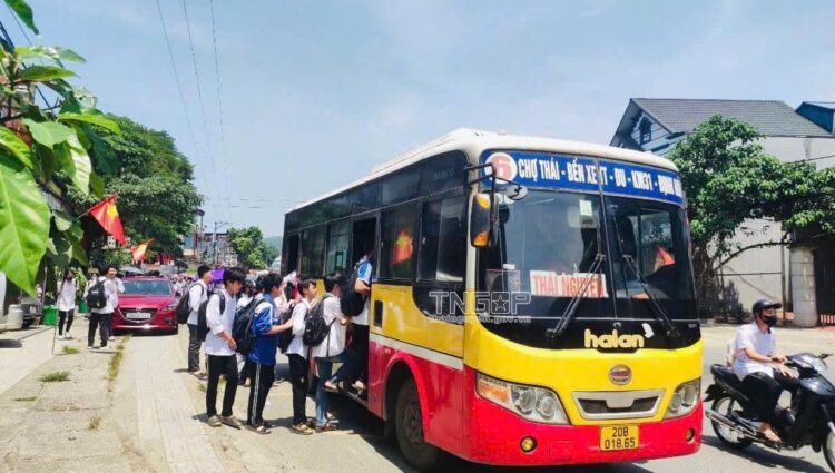 Nhà xe Halan Buslines đang phục vụ nhiều tuyến xe đi từ bến đến các điểm lân cận