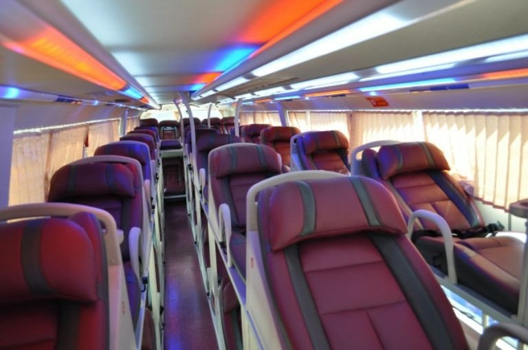 Nội thất giường nằm xe khách được trang bị đầy đủ tiện nghi