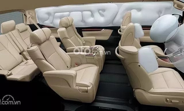 Nội thất sang trọng của chiếc Toyota Alphard cũ