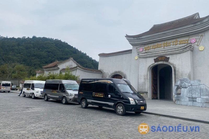 Nội thất sang trọng của xe limousine đi Quảng Ninh