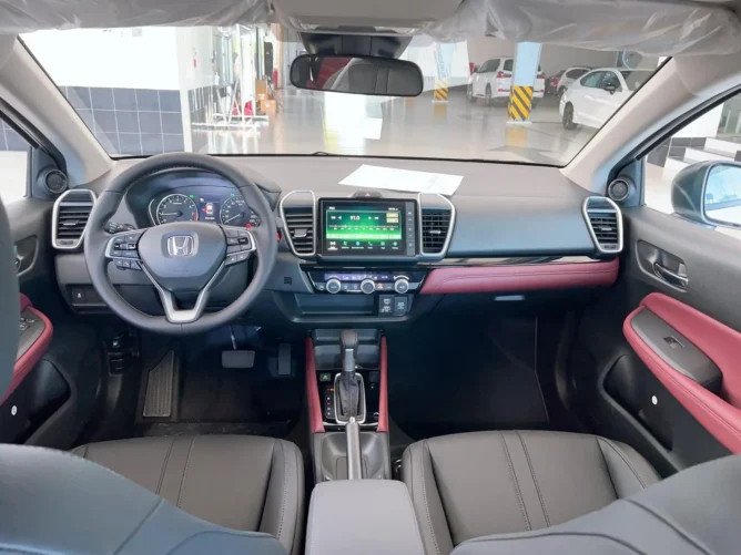 Nội thất sang trọng với ghế da trên Honda City