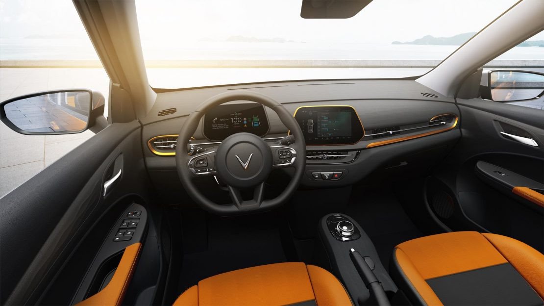 Nội thất xe điện VinFast VF5 với các tùy chọn phối màu Cam-Đen