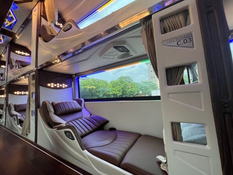 Nội thất xe giường nằm hạng sang với các tiện nghi hiện đại trên tuyến xe Sài Gòn Gia Lai