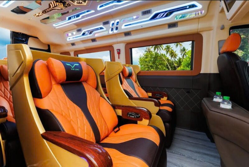 Nội thất xe limousine sang trọng với ghế ngồi cao cấp