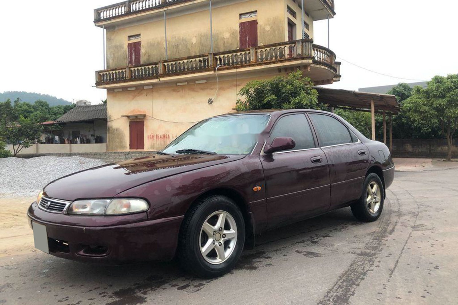 Nội thất xe Mazda 626 đời cũ