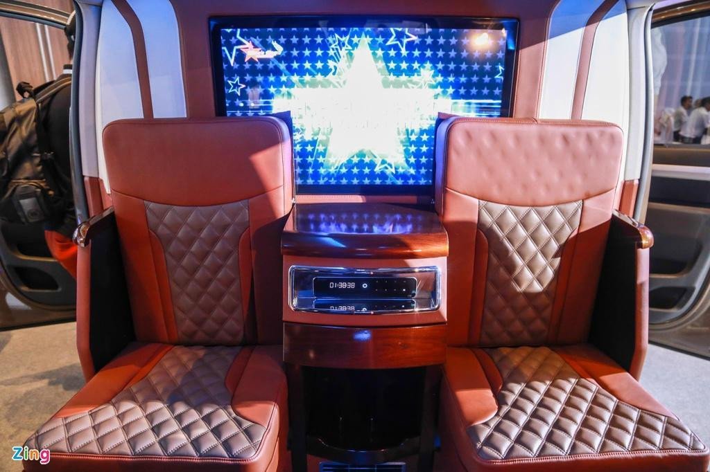 Nội thất xe Peugeot Traveller với ghế da cao cấp