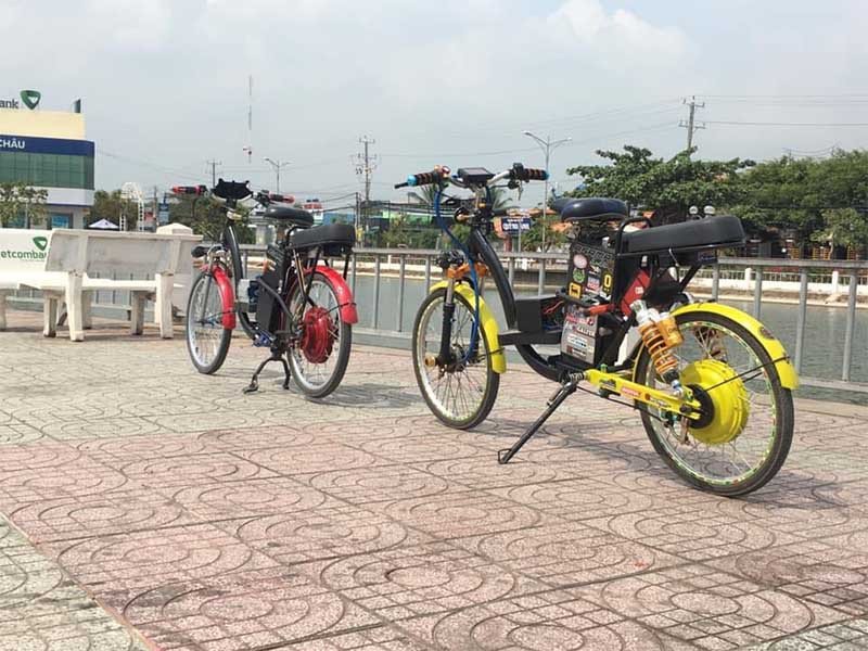 Pega điện độ phong cách Cafe-Racer