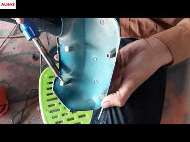 Quy trình hàn nhựa xe máy bằng máy nhiệt chuyên dụng