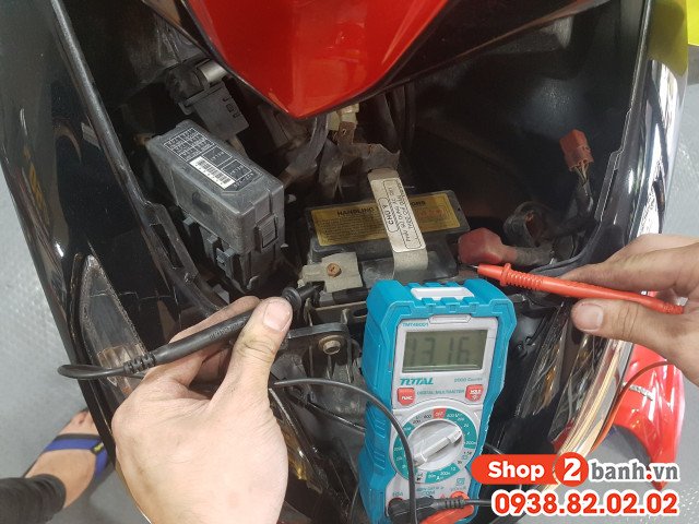 Quy trình kết nối máy sạc bình ắc quy xe máy