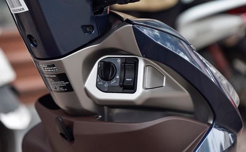 Quy trình khóa cổ xe Vision đời mới bằng Smartkey tiện lợi và nhanh chóng