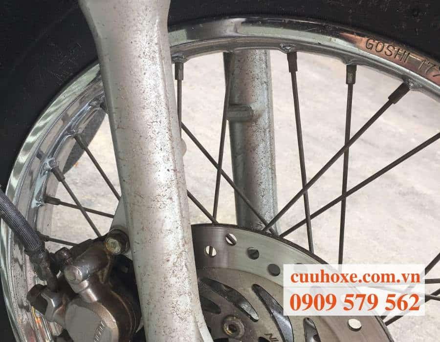 Quy trình kiểm tra và vá lốp xe máy lưu động