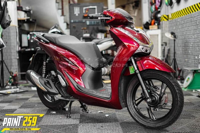 Quy trình sơn tĩnh điện xe máy đòi hỏi sự chính xác về điện tích và nhiệt độ