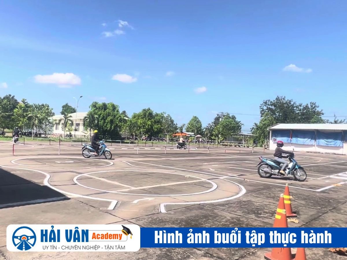 Sân tập tiêu chuẩn giúp làm quen với bài thi thực hành lái xe máy