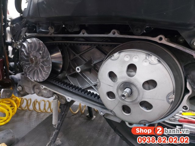 Sơ đồ minh họa cơ chế truyền lực của dây curoa xe tay ga