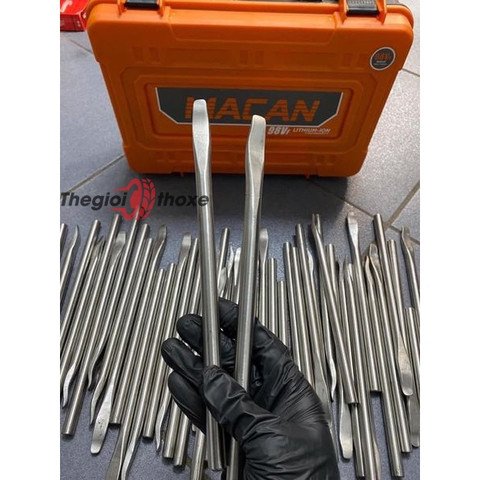 So sánh sự khác biệt giữa móc lốp kém chất lượng và móc lốp chuyên dụng