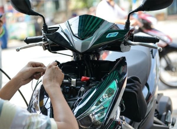 Sử dụng bộ sạc thông minh giúp điều chỉnh dòng điện an toàn