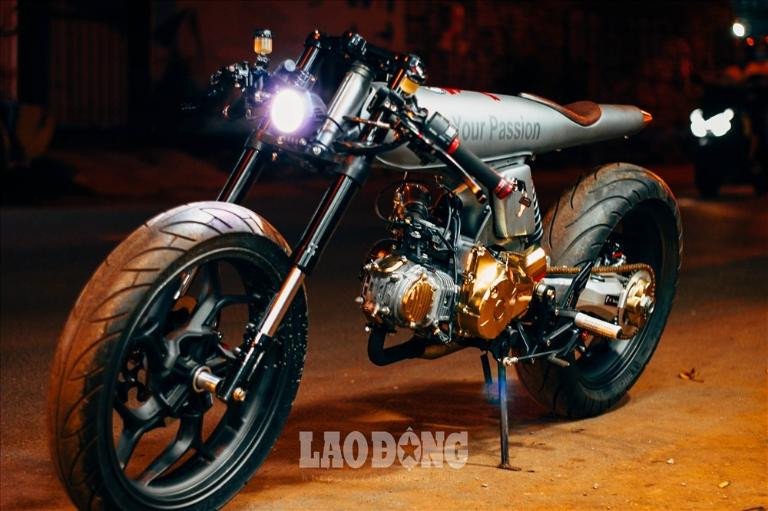 Sử dụng tín hiệu đèn và còi xe đúng quy định