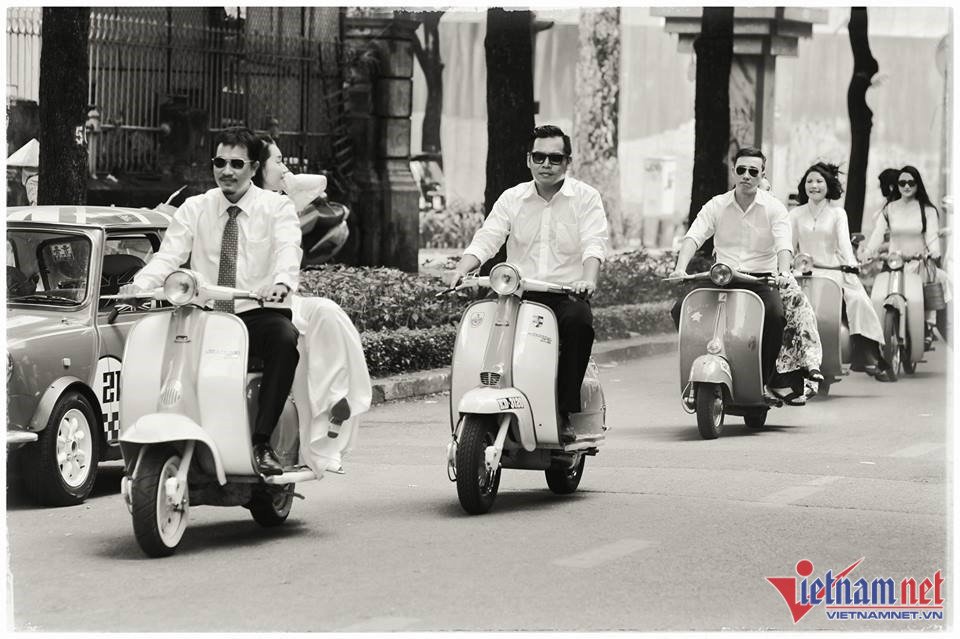 Sự kiện trưng bày xe cổ thu hút nhiều người tham gia