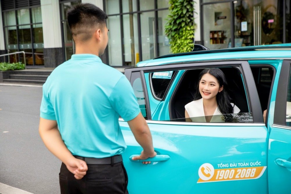Sự tiện lợi của dịch vụ taxi điện Xanh SM khi kết nối đến các điểm đón xe