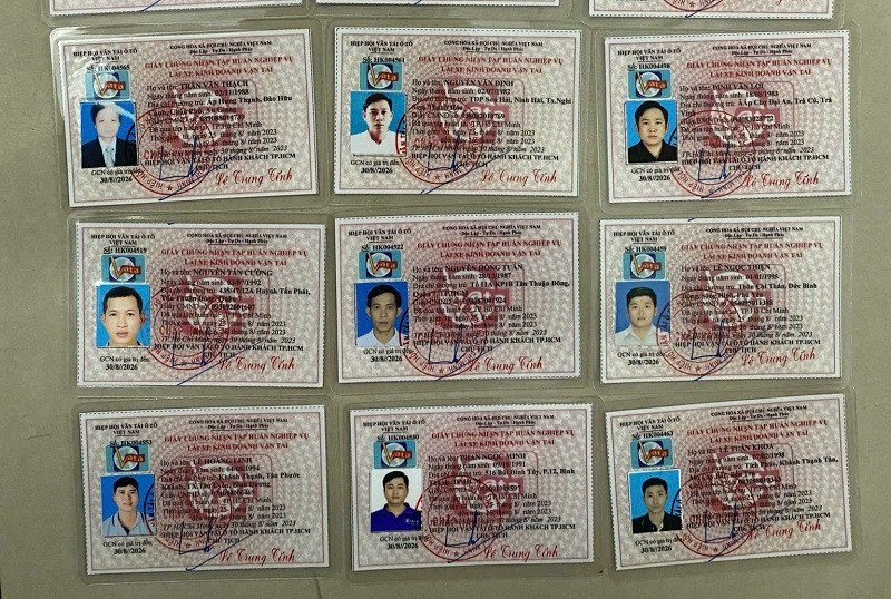 Tài xế đang học về các quy định an toàn trên đường