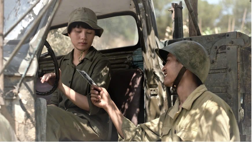 Phân tích bài thơ Gửi Em Cô Bộ Đội Lái Xe Phân tích bài thơ Gửi Em Cô Bộ Đội Lái Xe