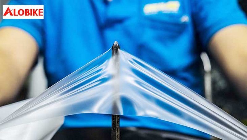 Tầm quan trọng của việc dán PPF trong việc bảo vệ bề mặt sơn