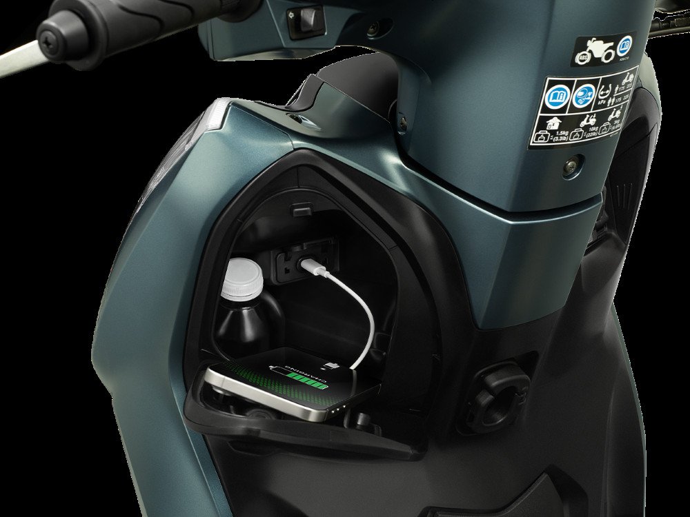 Thao tác mở cốp Smartkey bằng núm xoay sau khi kích hoạt remote