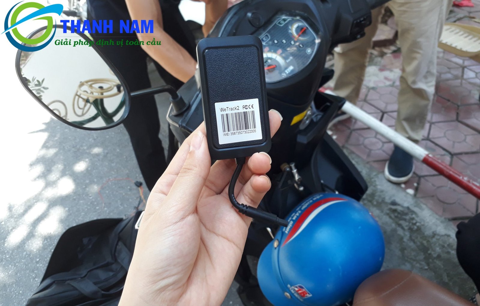 Thiết bị định vị xe máy cao cấp tích hợp tính năng chống trộm và ngắt động cơ