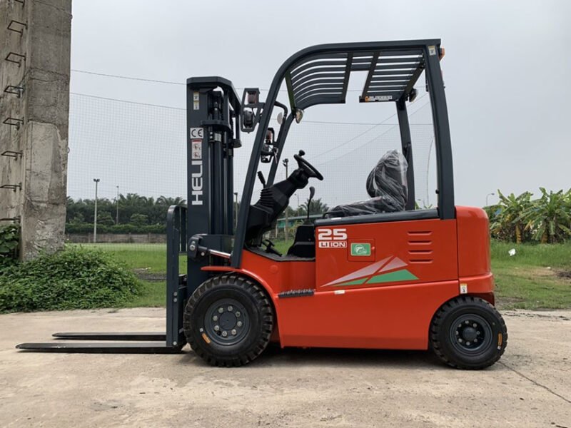 Thiết bị nâng hạ điện hiện đại với khả năng vận hành mạnh mẽ