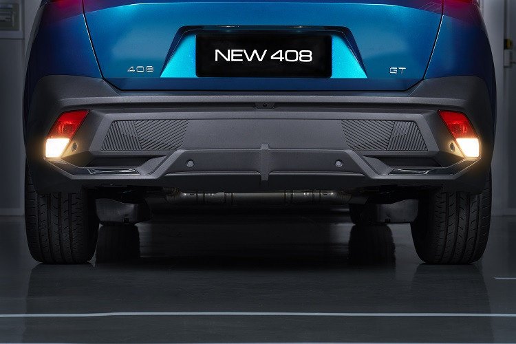 Thiết kế cản sau thanh lịch của Peugeot 408