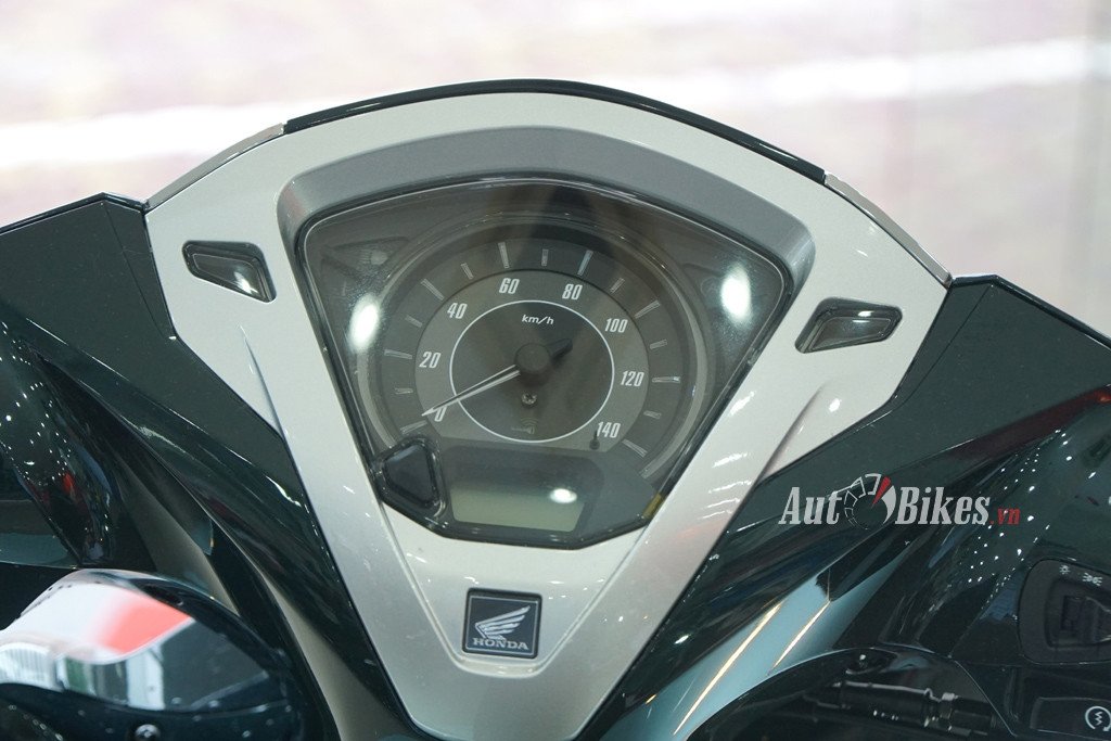 Thiết kế đồng hồ mới trên Honda Lead 2018