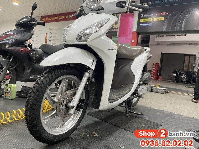 Thiết kế gai lốp Michelin Anakee Street tối ưu cho đường hỗn hợp