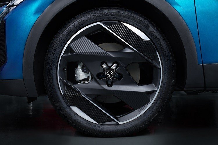 Thiết kế mâm la-zăng 20 inch đặc trưng của Peugeot 408 GT