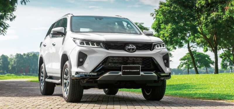 Thiết kế ngoại thất xe Toyota Fortuner với các thông số chiều dài