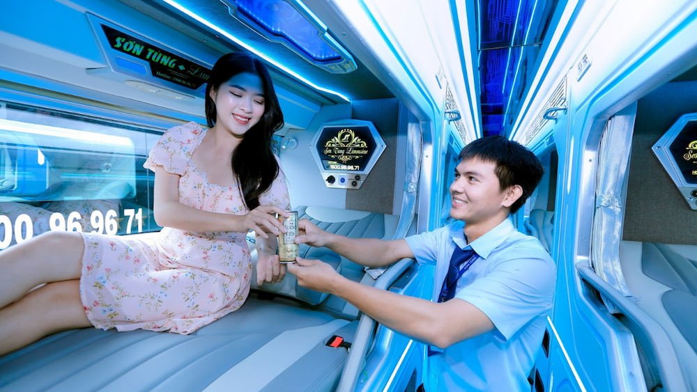 Thông tin giá vé và các ưu đãi đi kèm trên xe Sơn Tùng