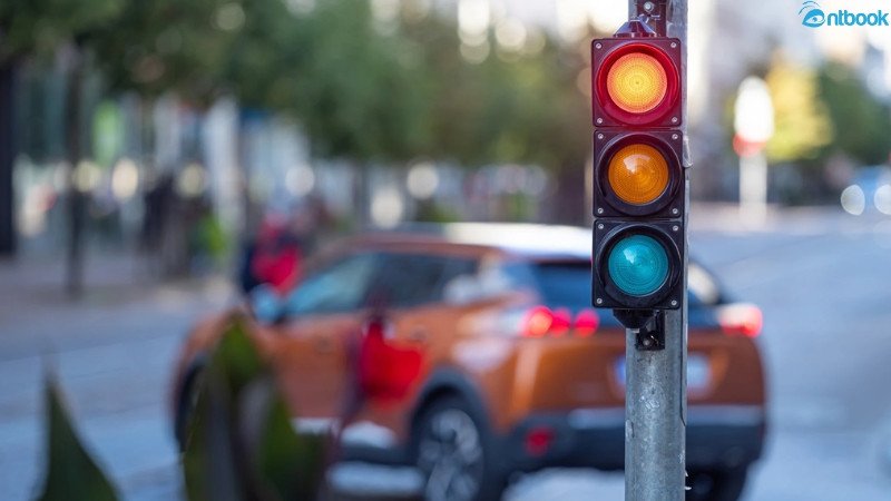 Tình huống minh họa các khu vực không được phép quay đầu xe theo quy định