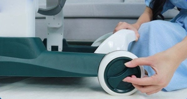 Tính năng khóa bánh xe giúp cố định xe khi cần thiết