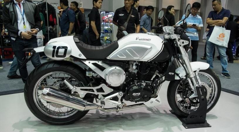 Tổng thể chiếc GPX Legend Gentleman 200 với màu sắc bắt mắt