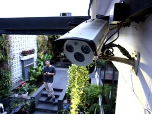 Trích xuất camera an ninh để tìm xe bị mất