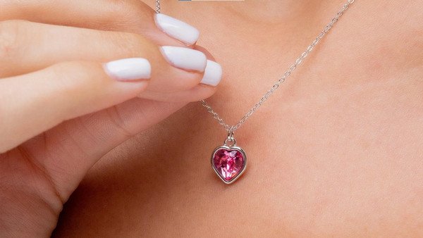 Trong tình yêu, Thiên Bình hợp màu hồng thể hiện sự nhẹ nhàng, ngọt ngào
