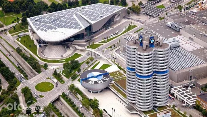 Trụ sở của BMW tại Munich, Bavaria, Đức, biểu tượng cho ngành công nghiệp ô tô Đức