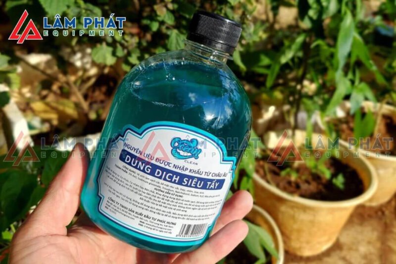 Vành xe máy bị rỉ sét cần được làm sạch