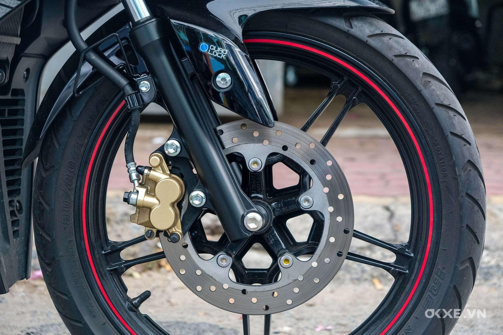 Vệ sinh cụm phanh xe máy sau khi tháo bố thắng