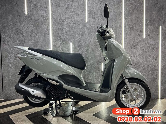 Vị trí bình ắc quy xe Lead nằm dưới yếm trước