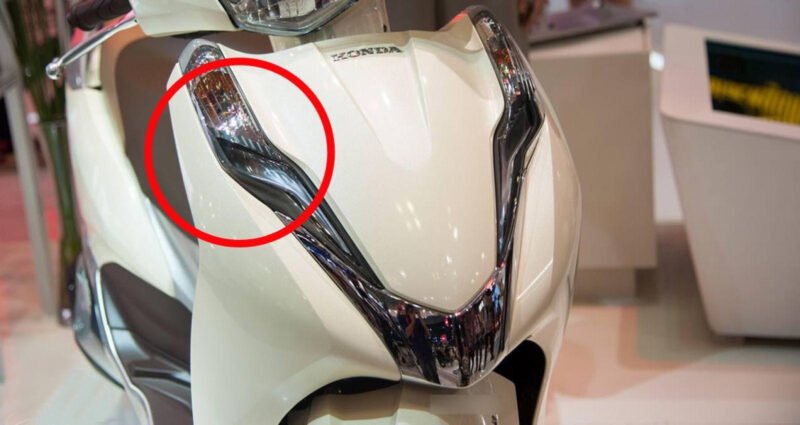 Vị trí lắp đặt IC xe máy dưới yên xe