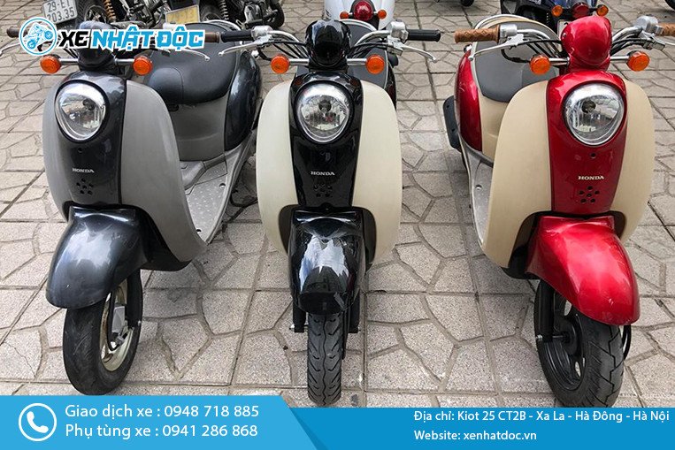 Vỏ nhựa sơn của xe máy 50cc Scoopy mang lại vẻ ngoài bóng bẩy nhưng dễ trầy xước